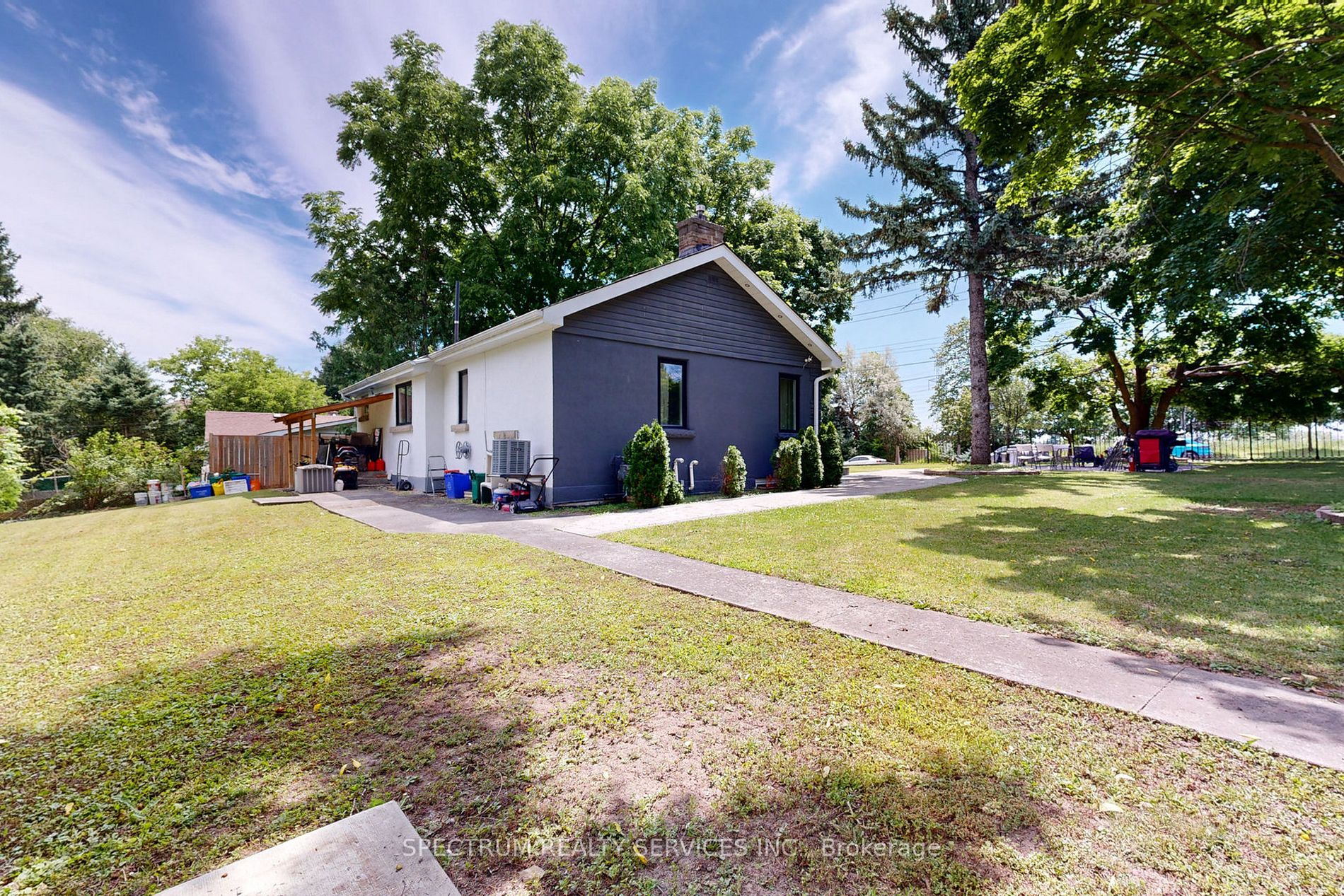174 Langstaff Rd