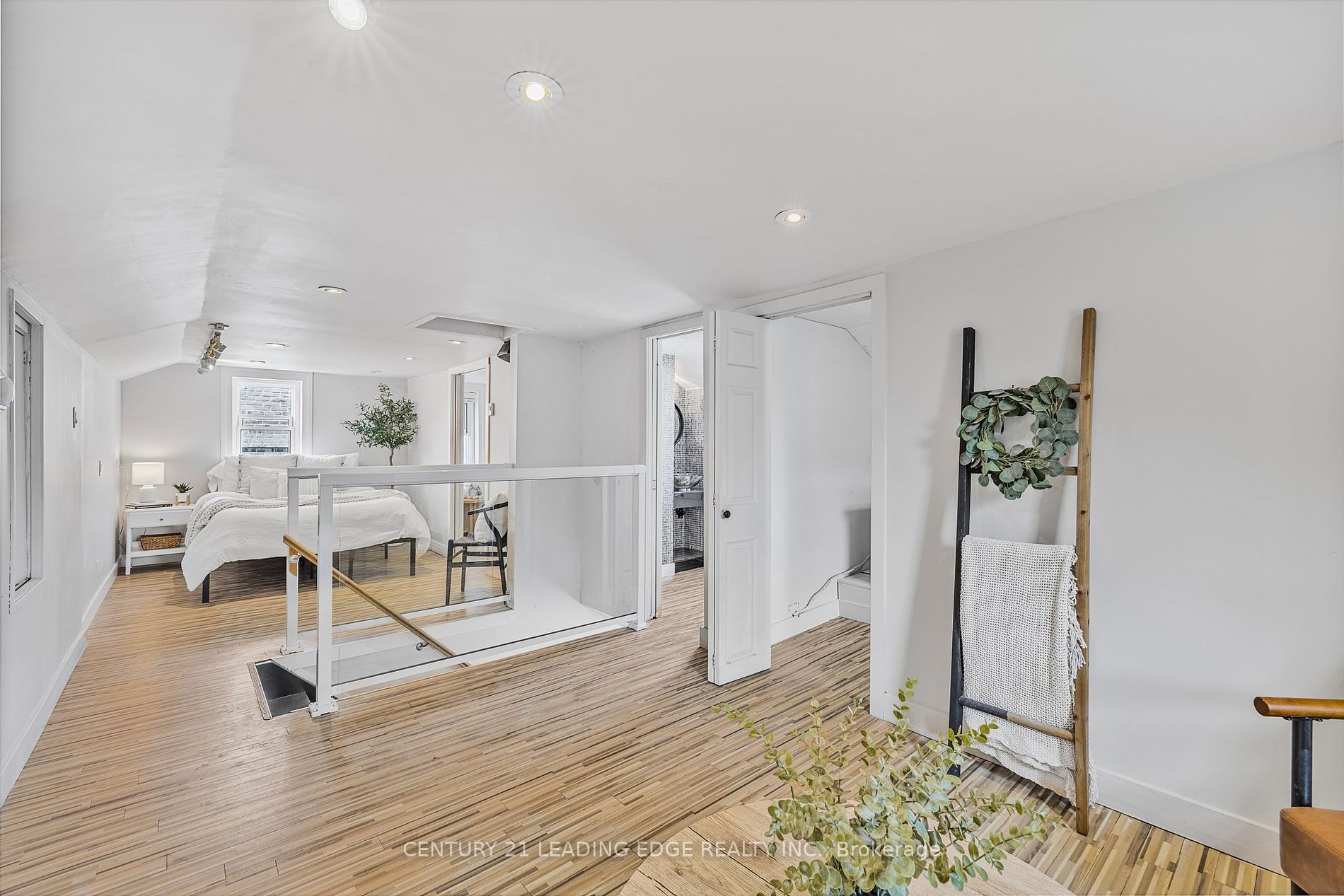 8 Church St