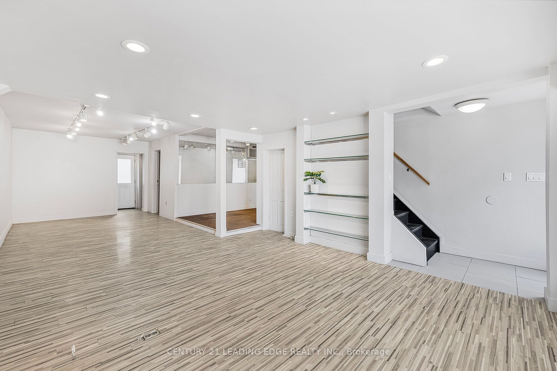 8 Church St