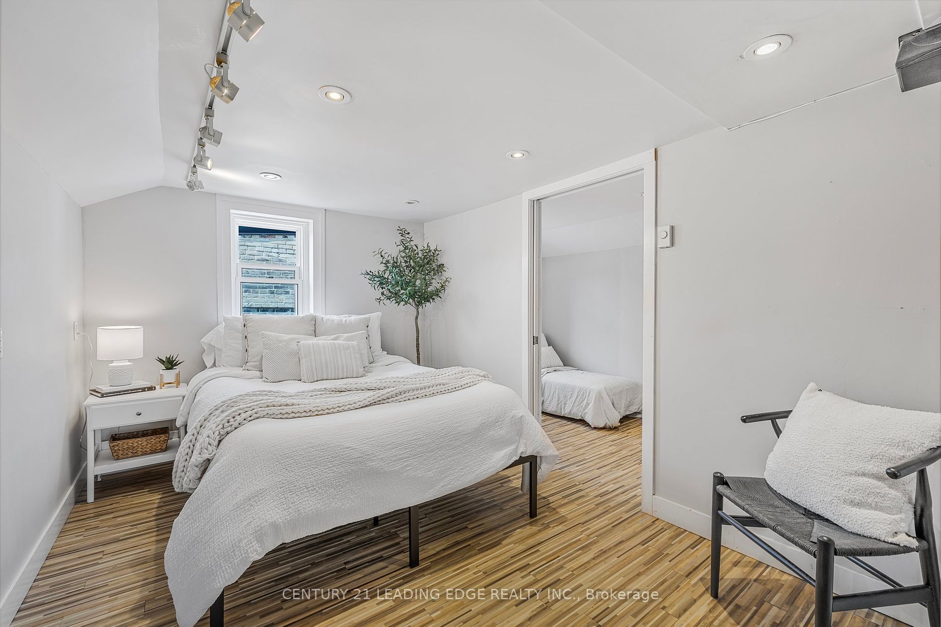 8 Church St