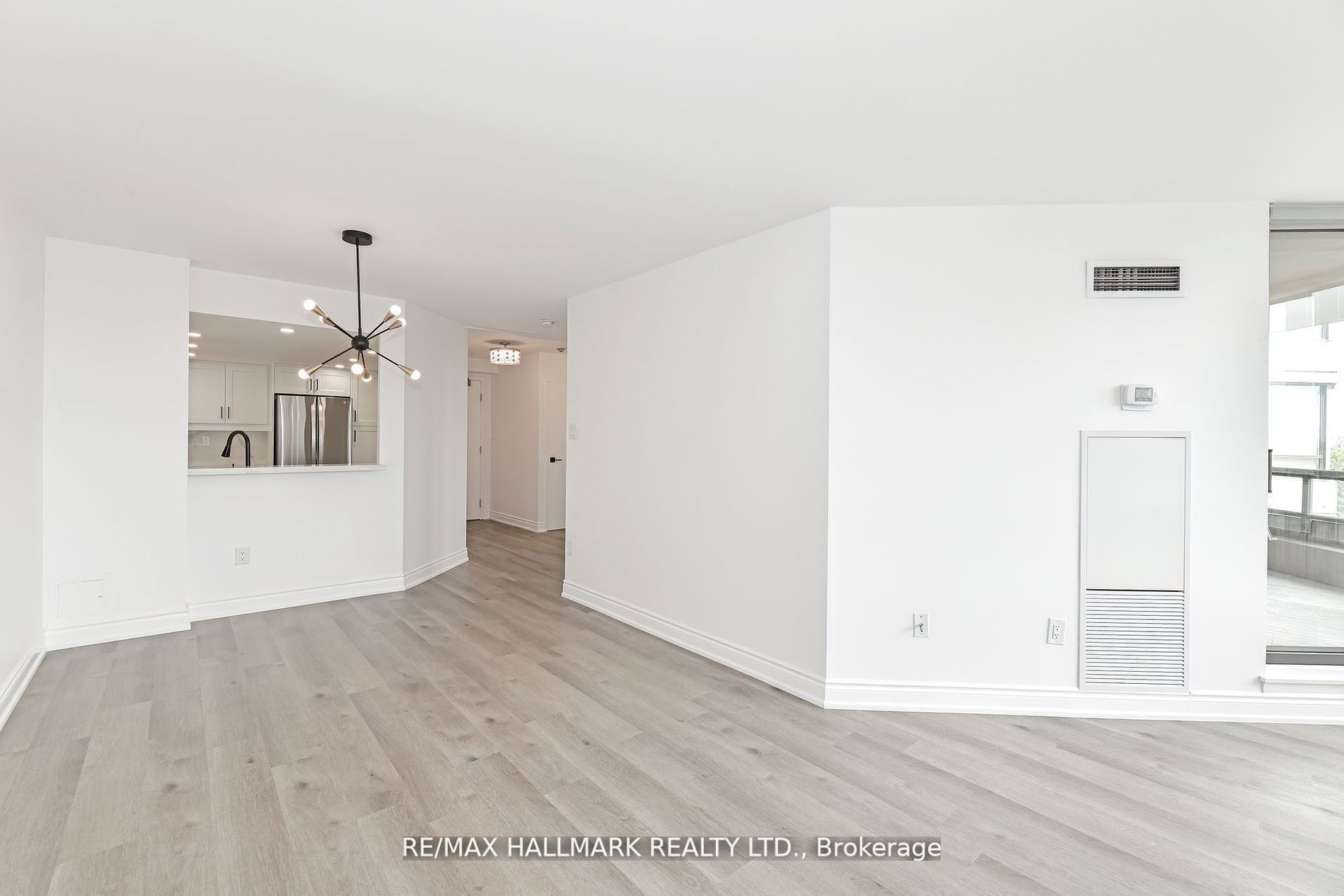 7420 Bathurst St, #706