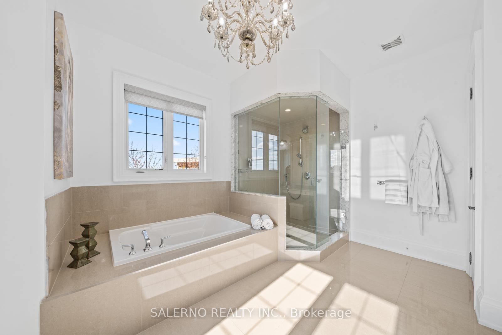 36 Chuck Ormsby Cres
