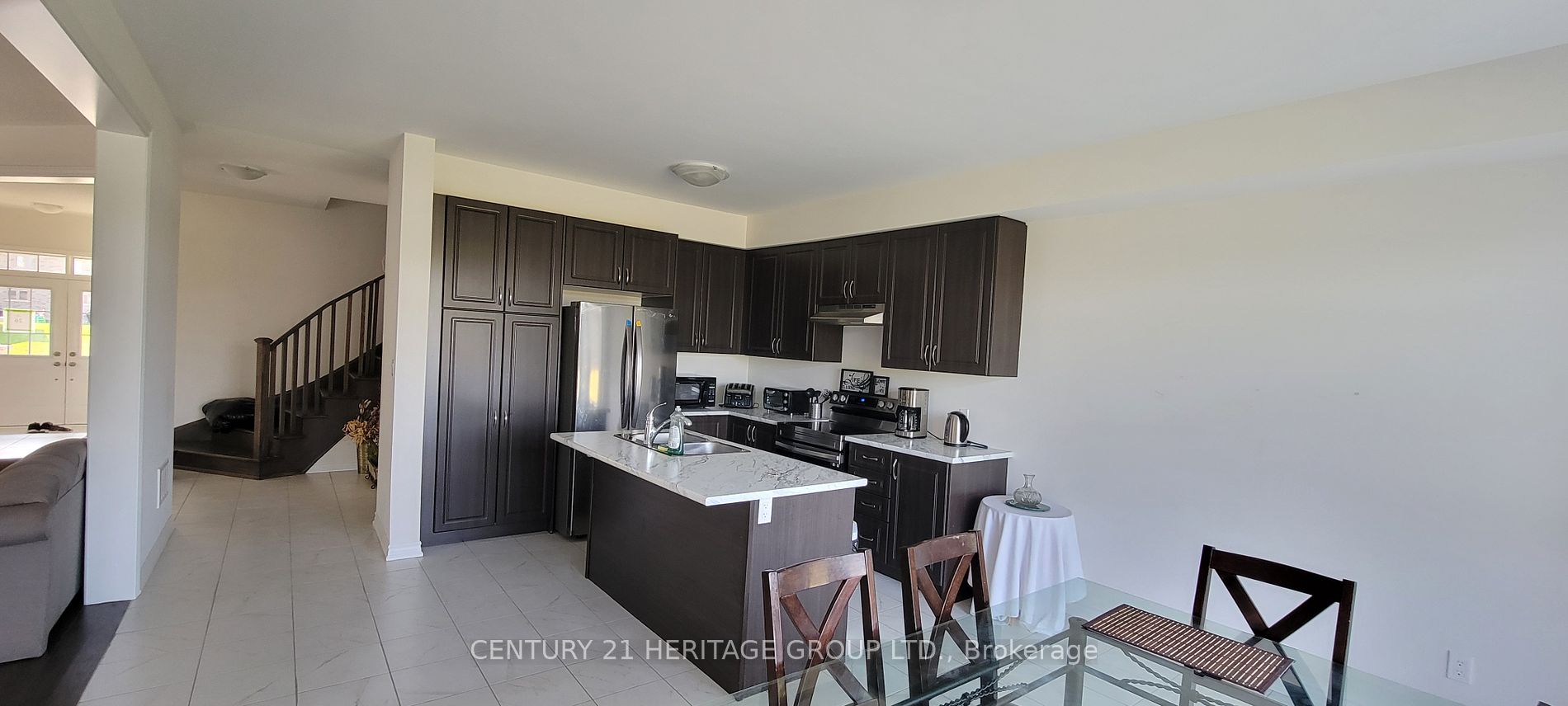 246 Ferragine Cres