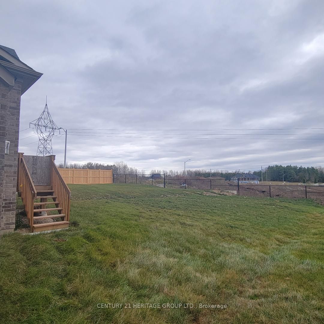 246 Ferragine Cres