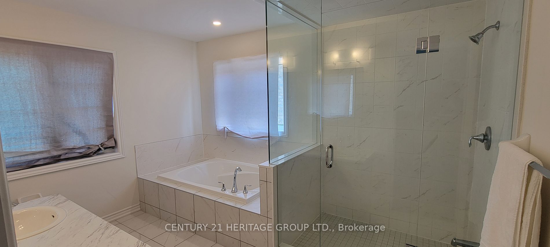 246 Ferragine Cres
