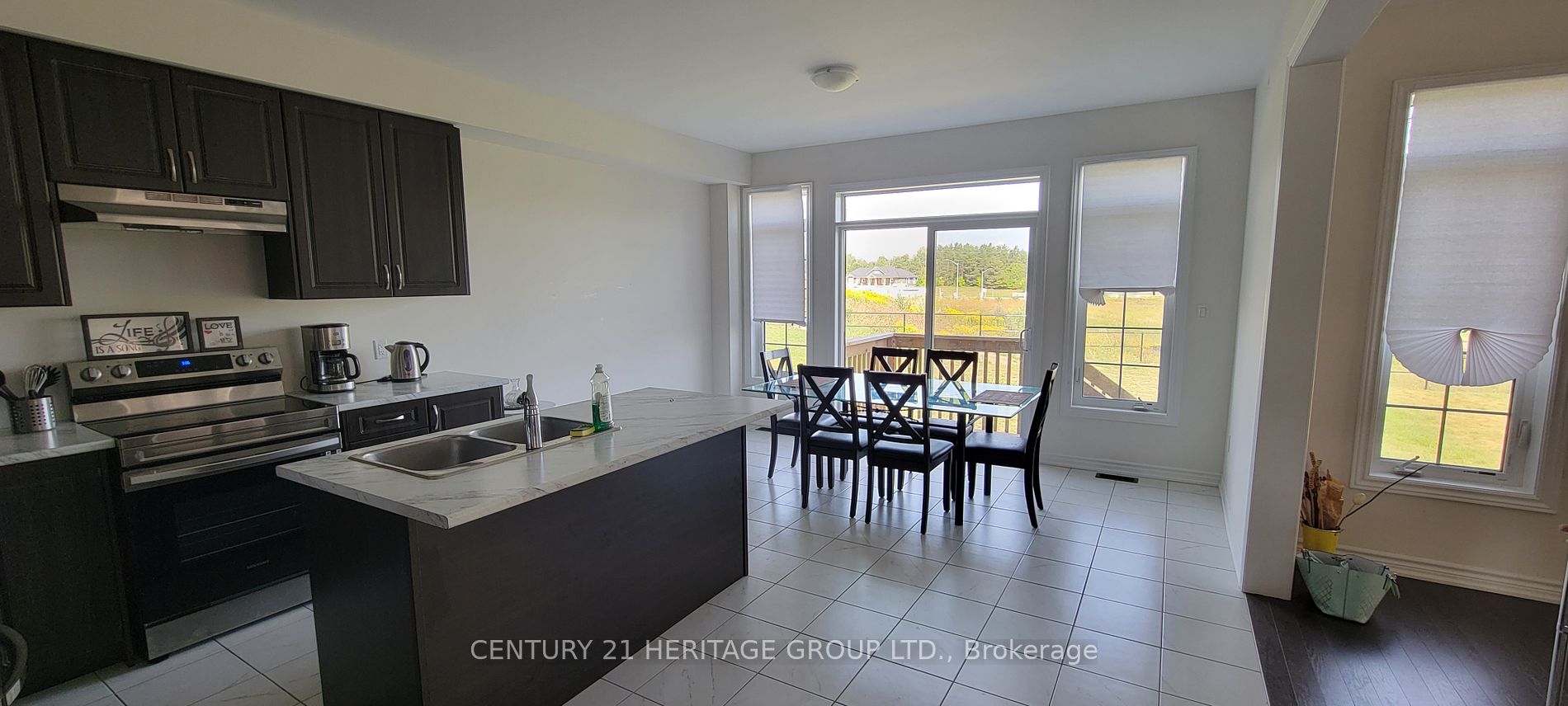 246 Ferragine Cres