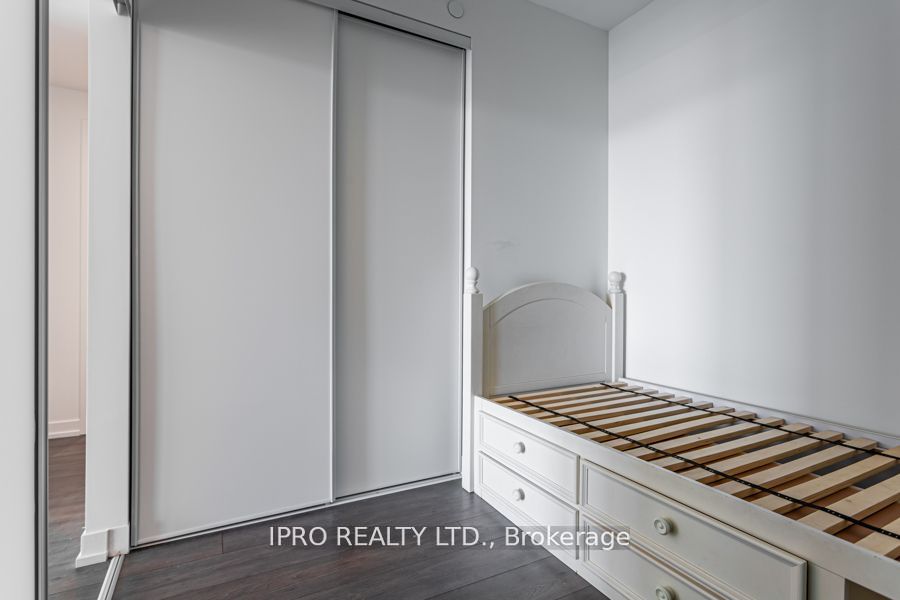 898 Portage Pkwy, #4207