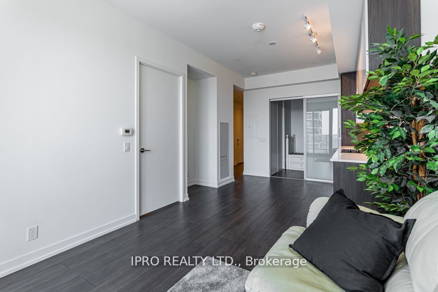 898 Portage Pkwy, #4207