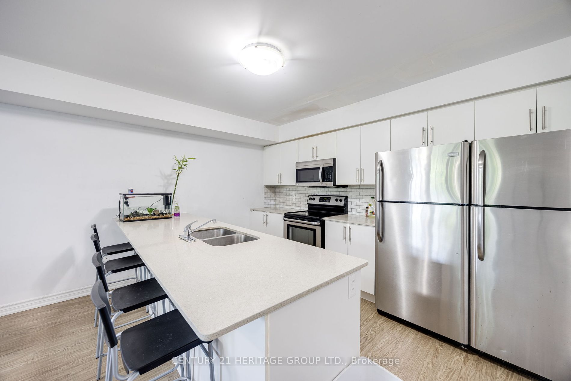 244 Penetanguishene Rd, #5