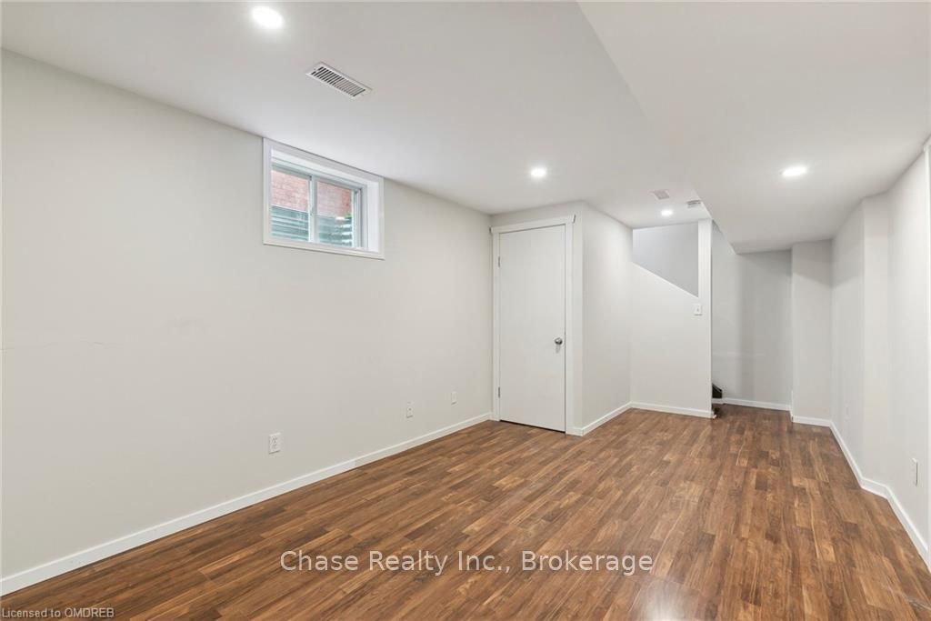 46 SYDENHAM WELLS