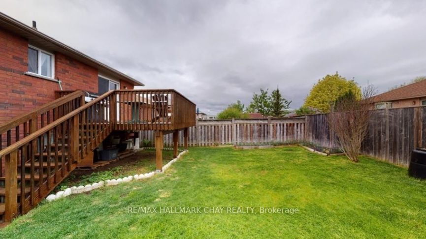 133 Monique Cres, #lower