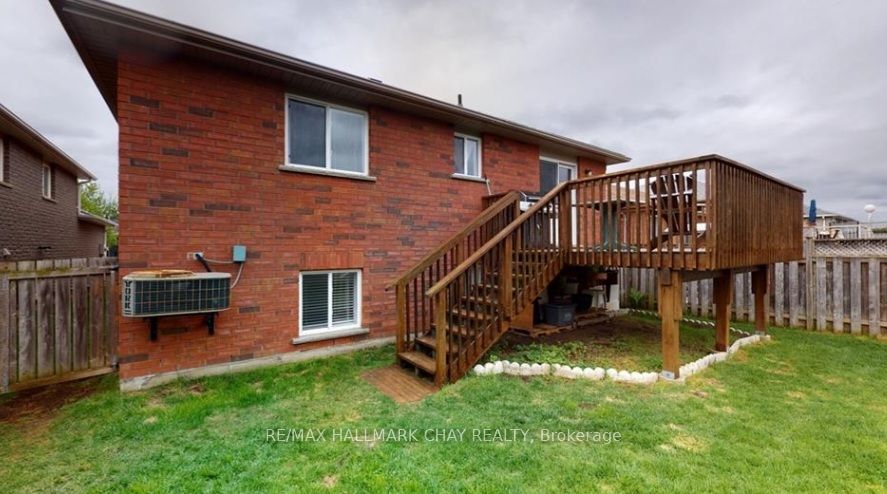 133 Monique Cres, #lower