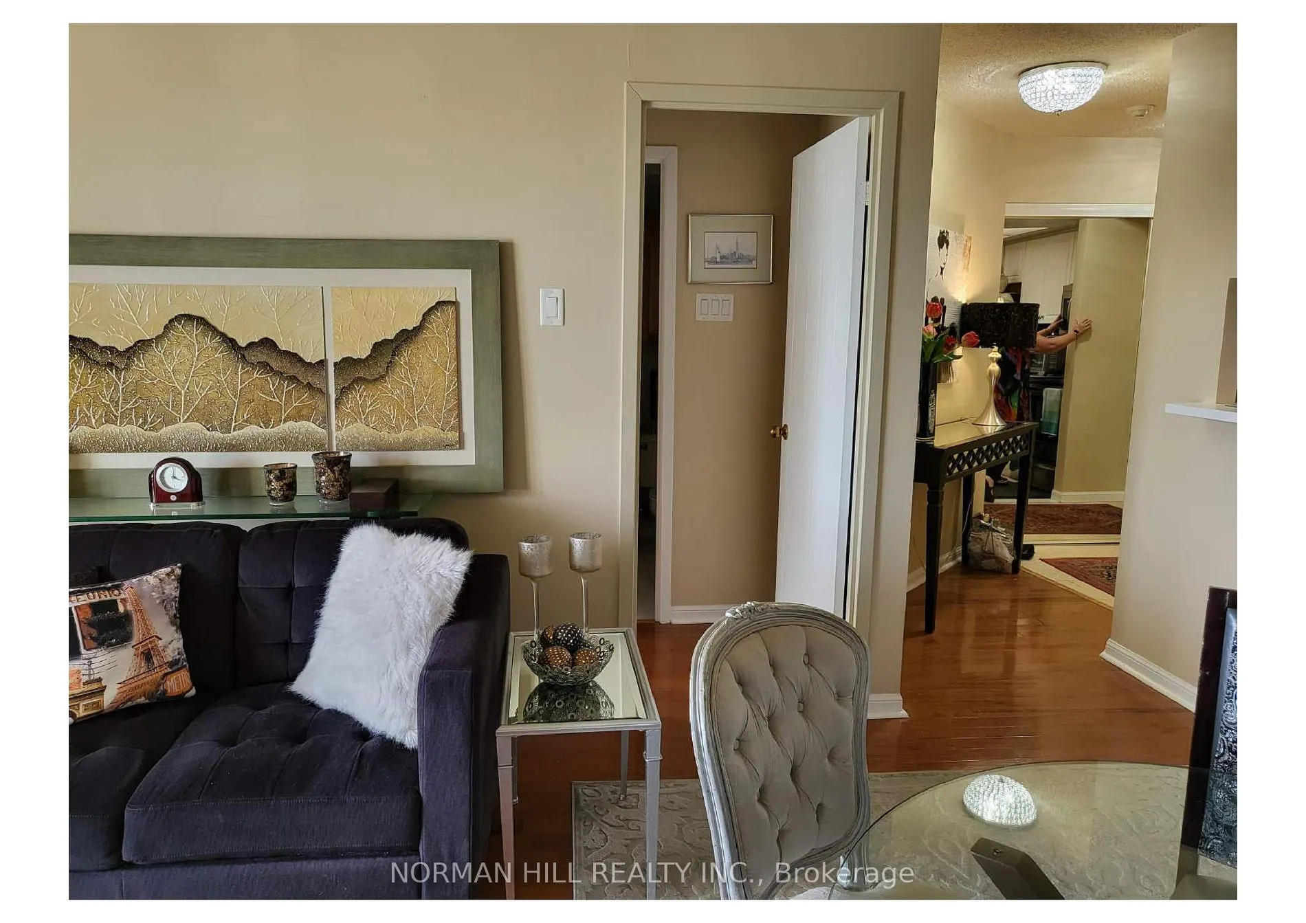75 Ellen St, #1111