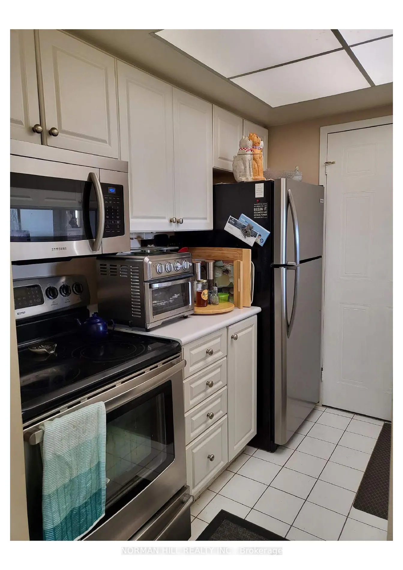 75 Ellen St, #1111