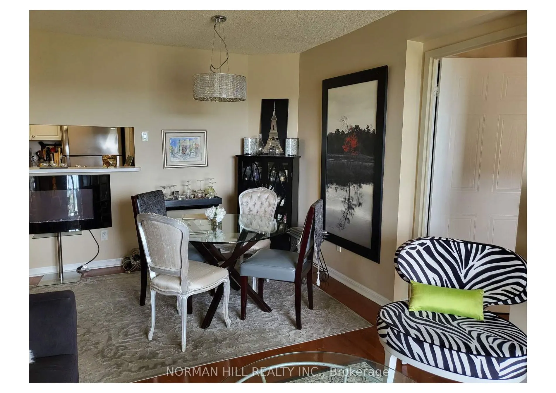 75 Ellen St, #1111