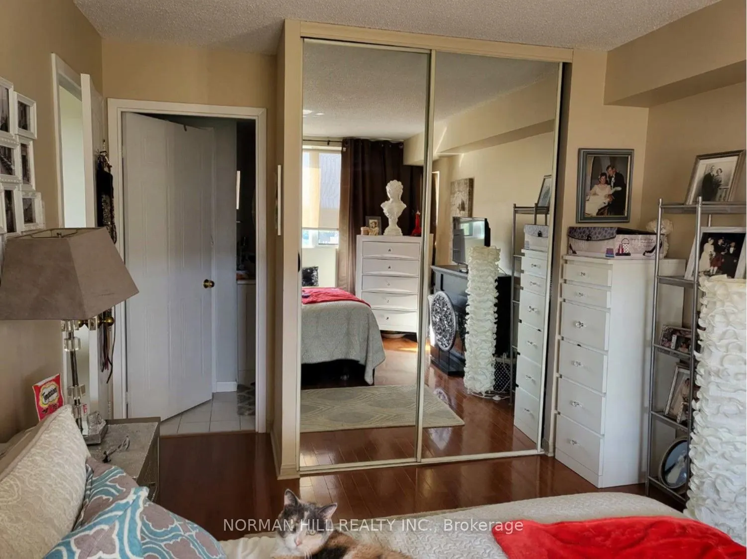 75 Ellen St, #1111