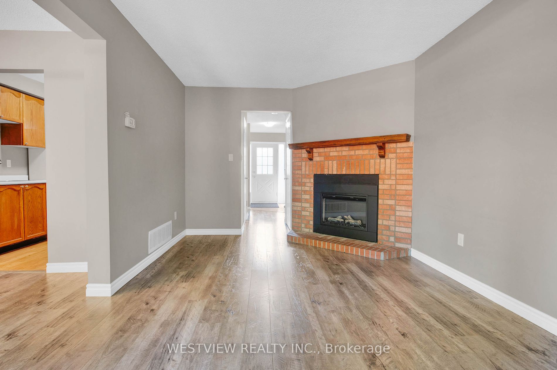 165 Kozlov St, #1