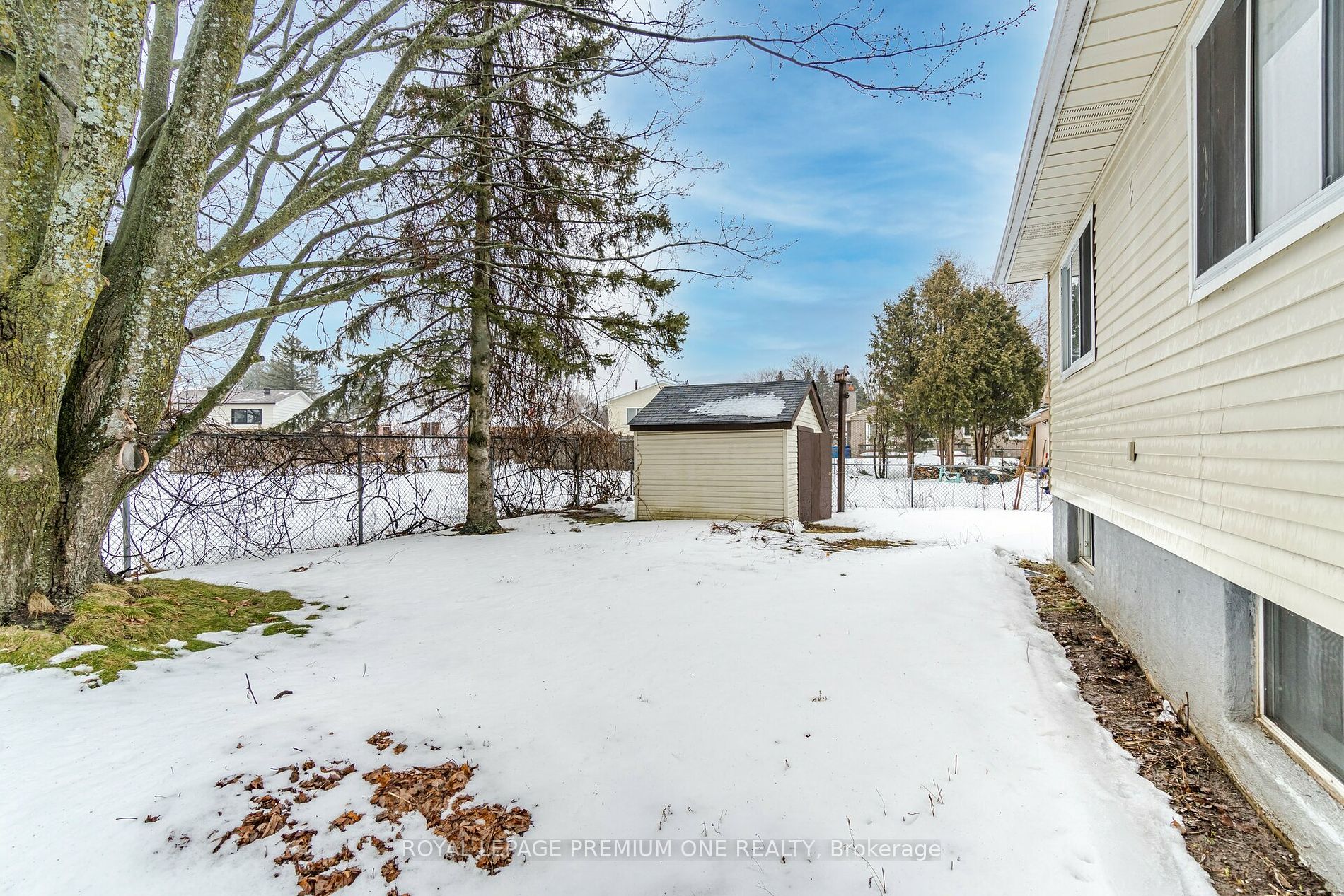453 Leacock Dr