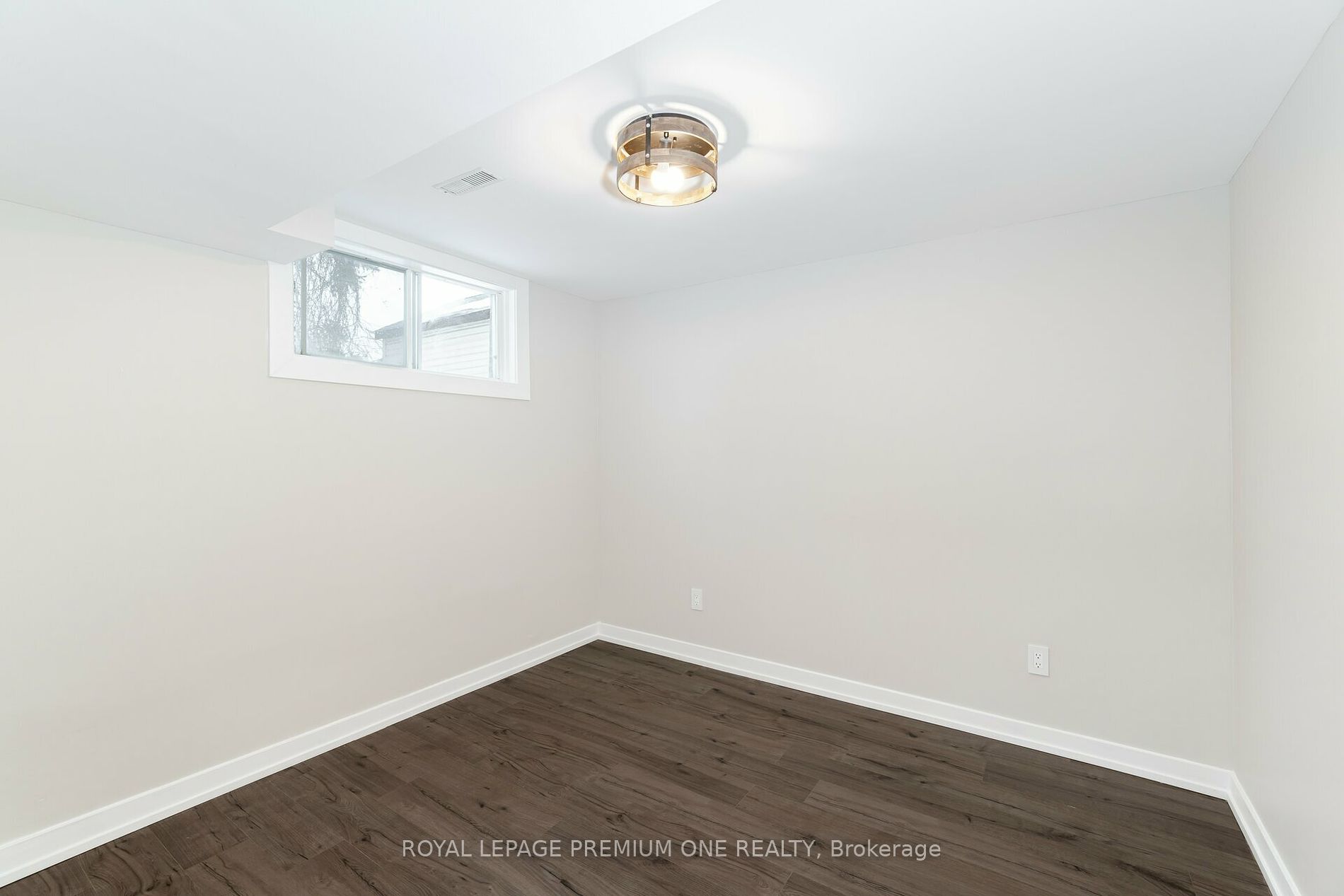 453 Leacock Dr