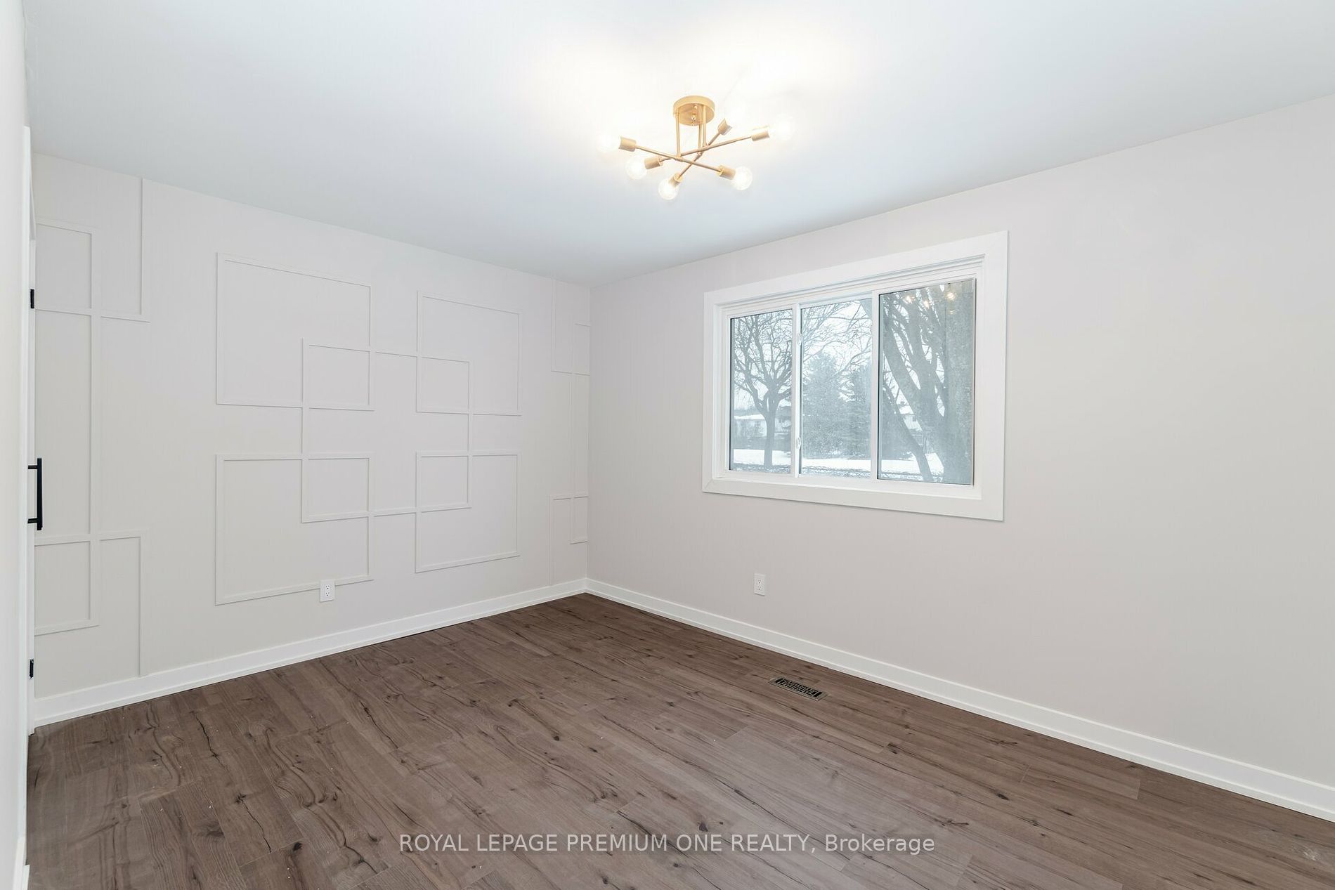 453 Leacock Dr