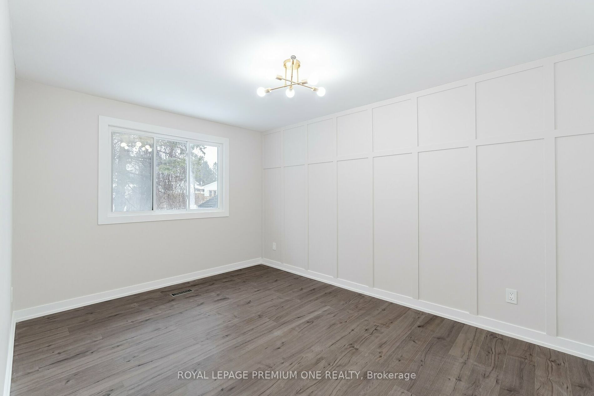 453 Leacock Dr