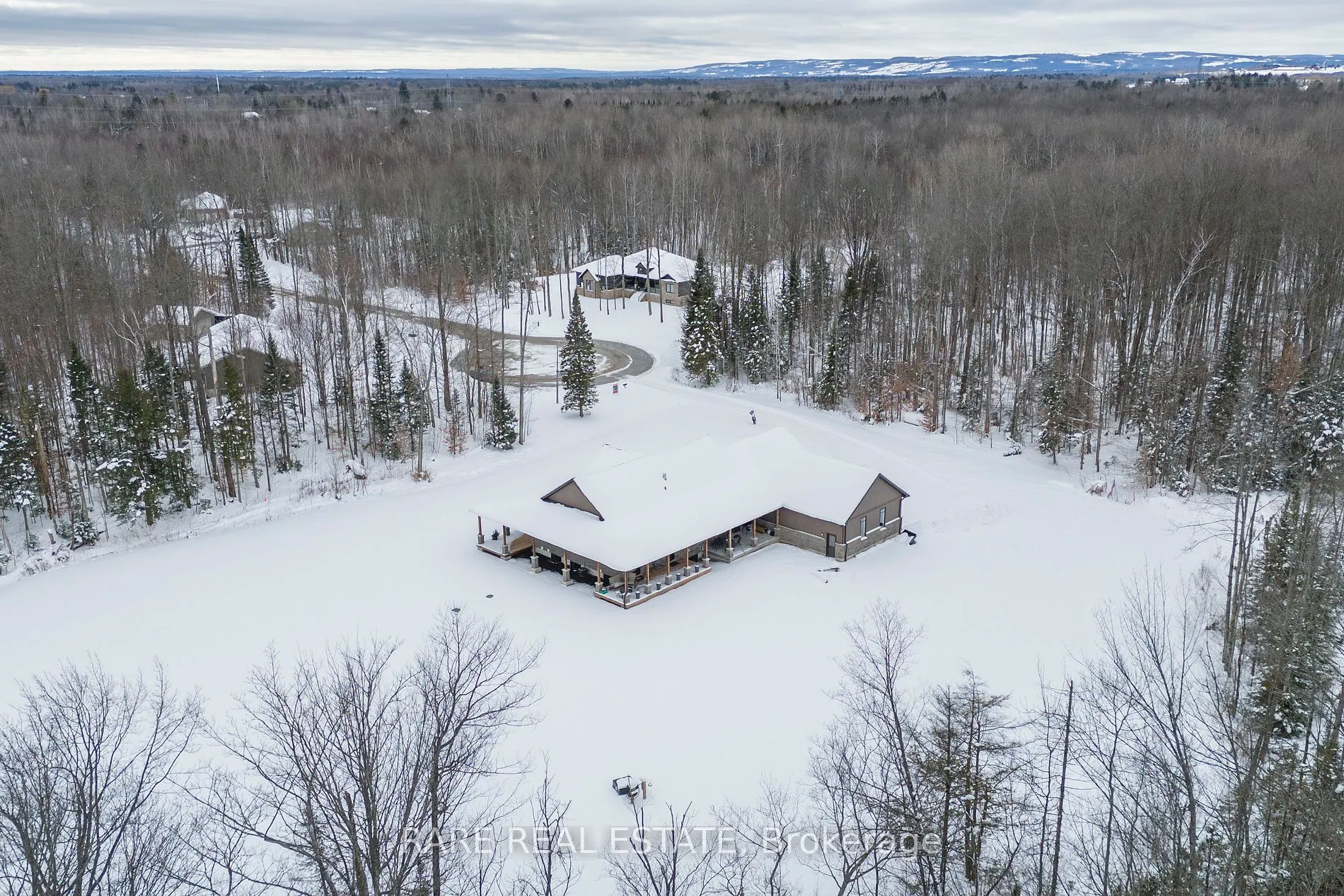 16 Whitetail Dr