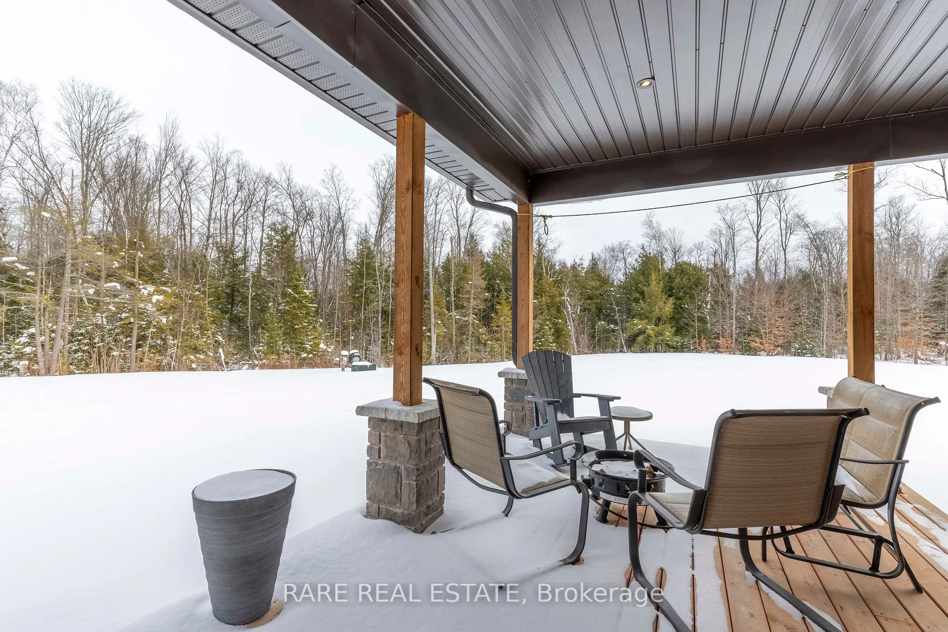 16 Whitetail Dr