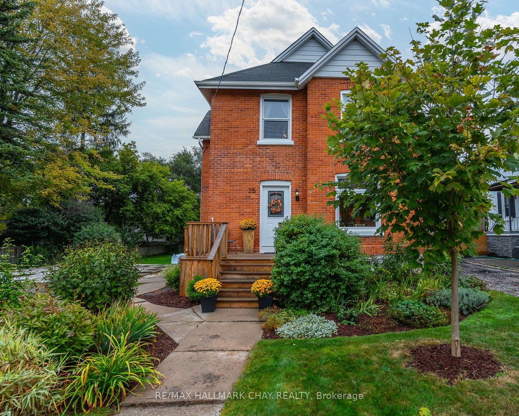 25 William St