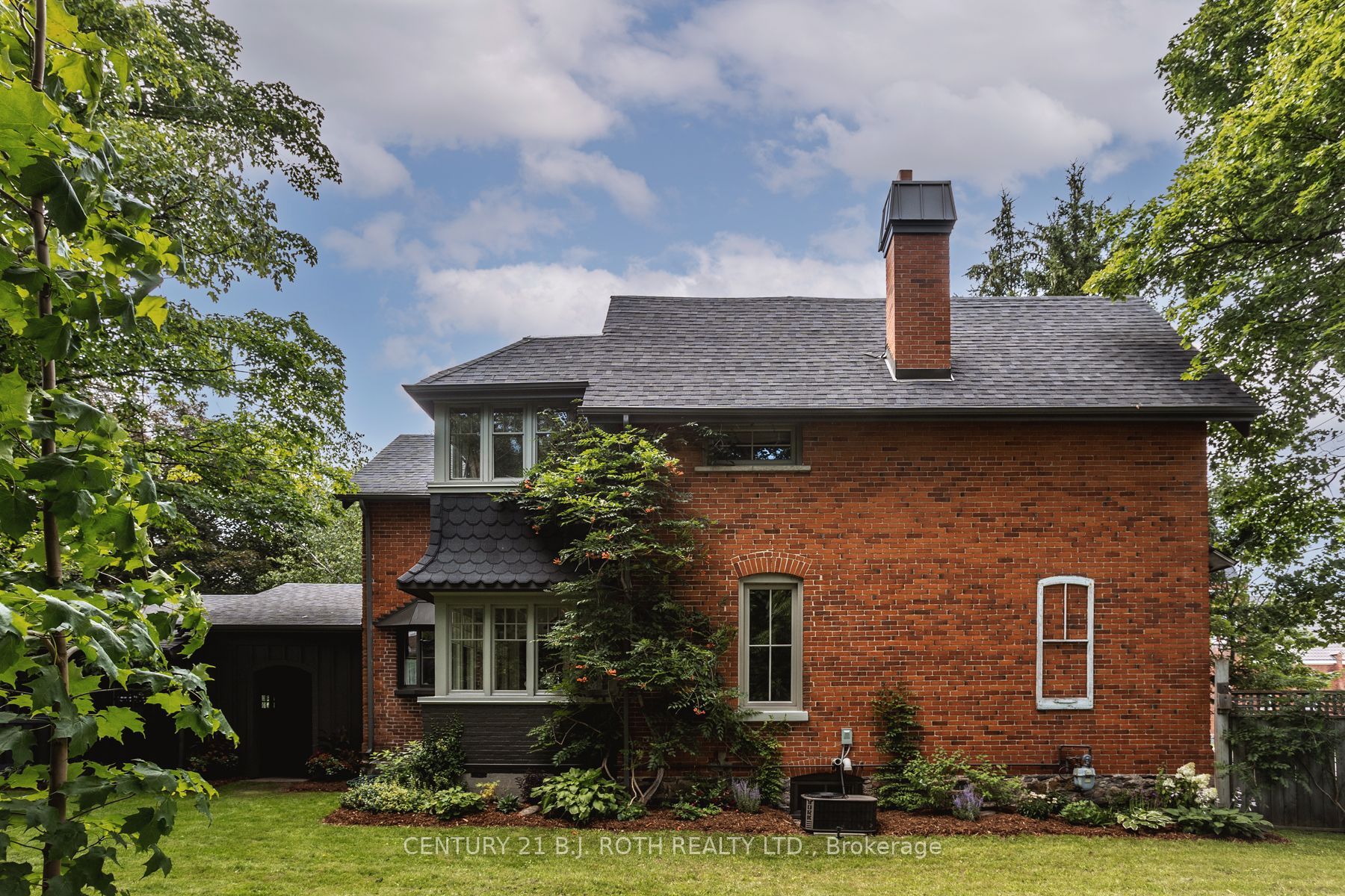 42 BURTON Ave