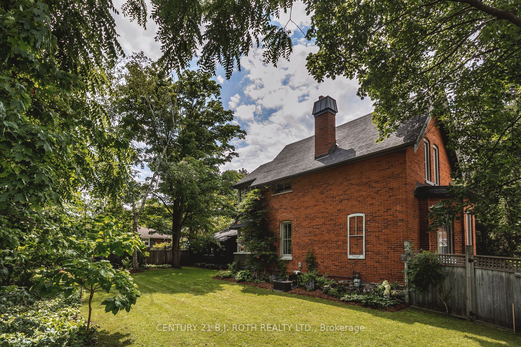 42 BURTON Ave