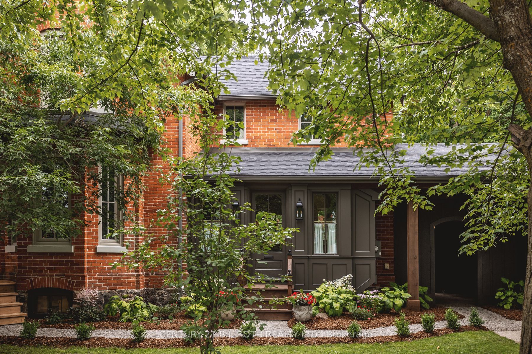42 BURTON Ave