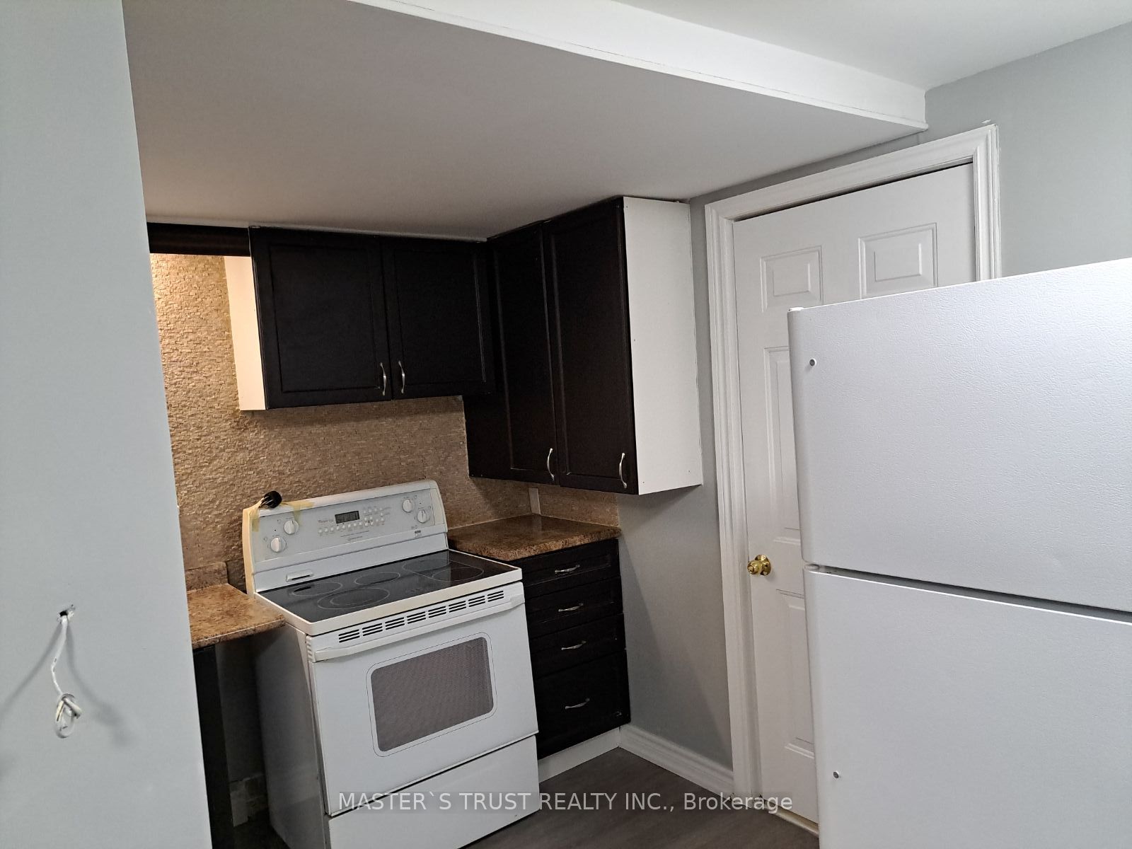 356 Barrie Rd, #3