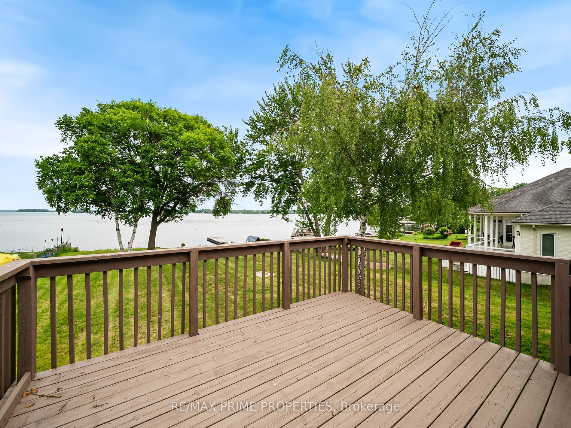 691 Glen Cres