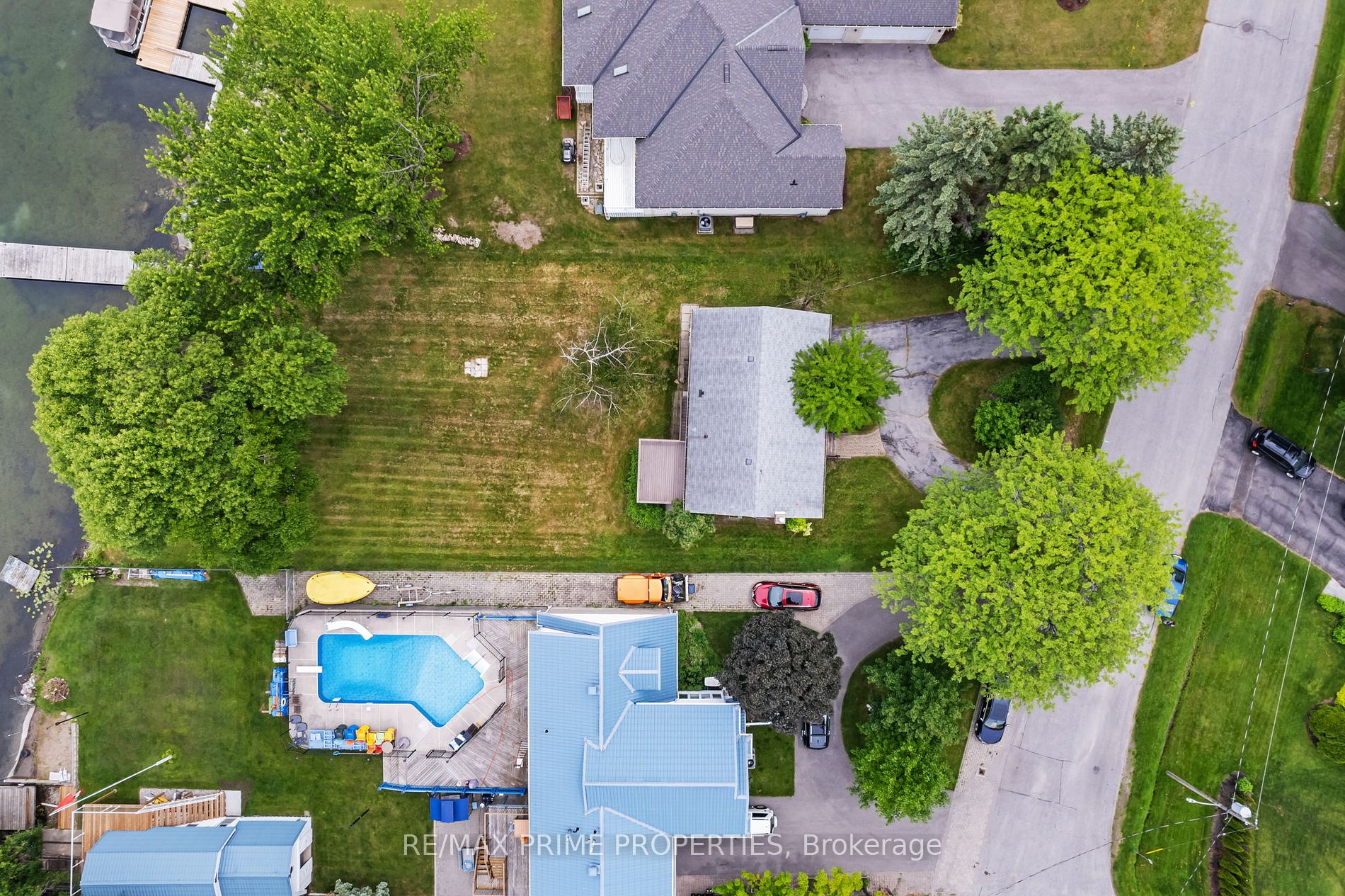 691 Glen Cres