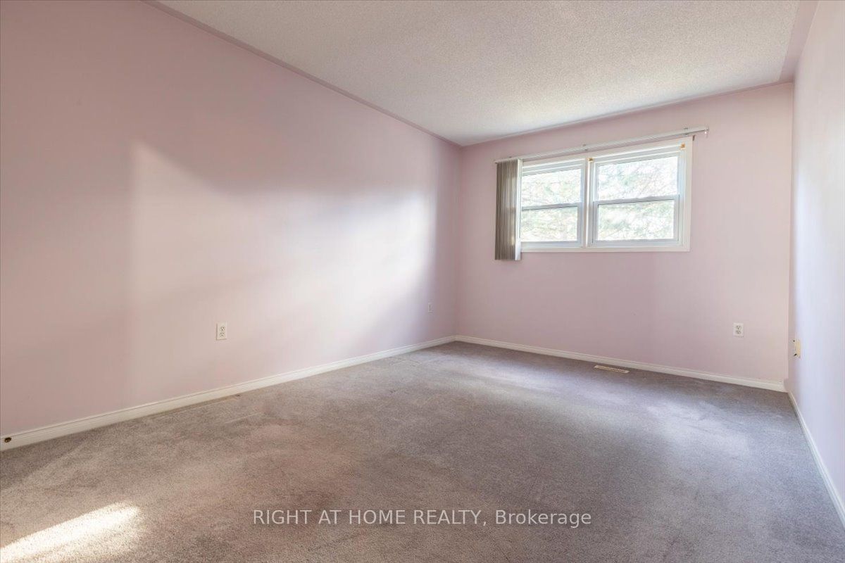 120 D'ambrosio Dr, #28