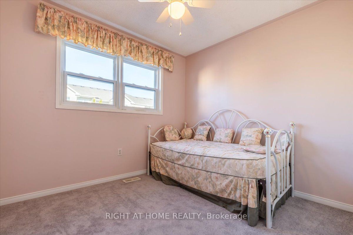 120 D'ambrosio Dr, #28