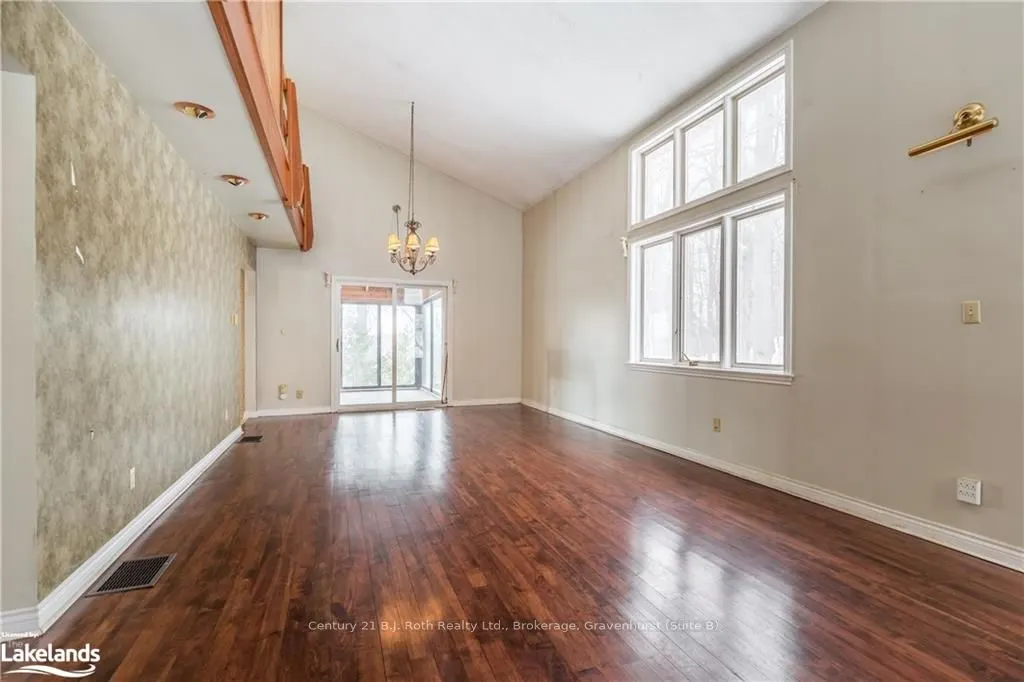 2695 OLD BARRIE Rd E