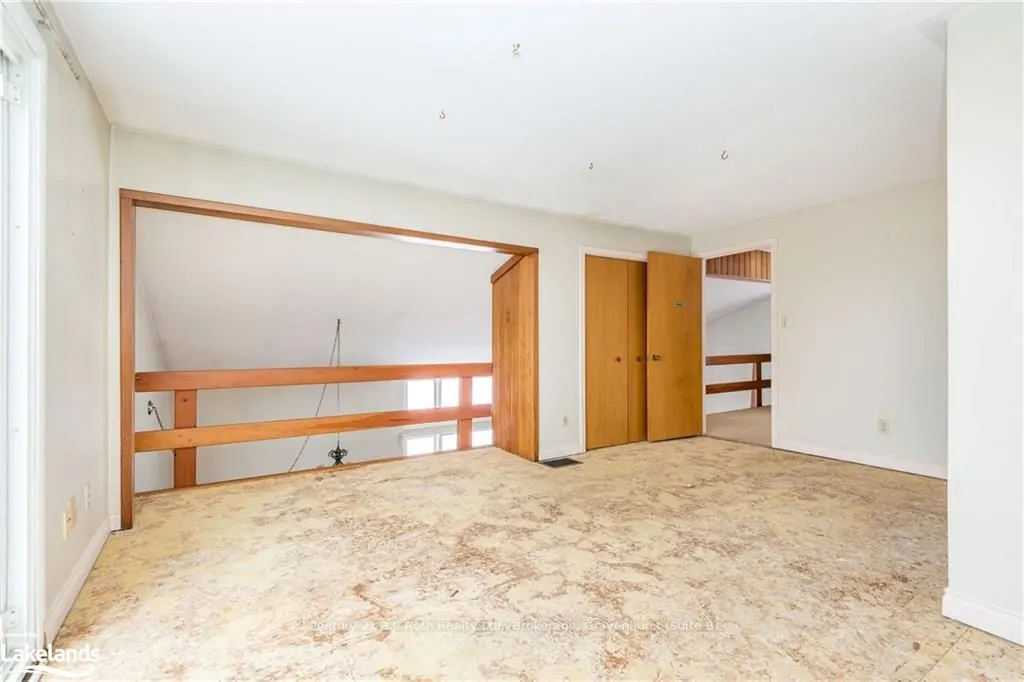 2695 OLD BARRIE Rd E