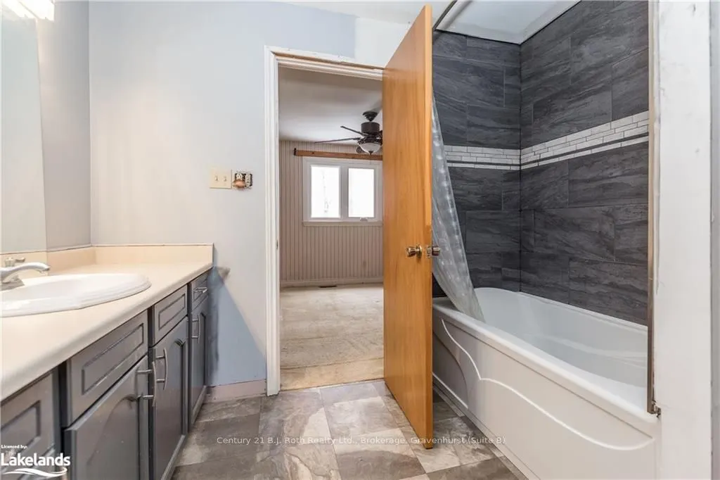 2695 OLD BARRIE Rd E