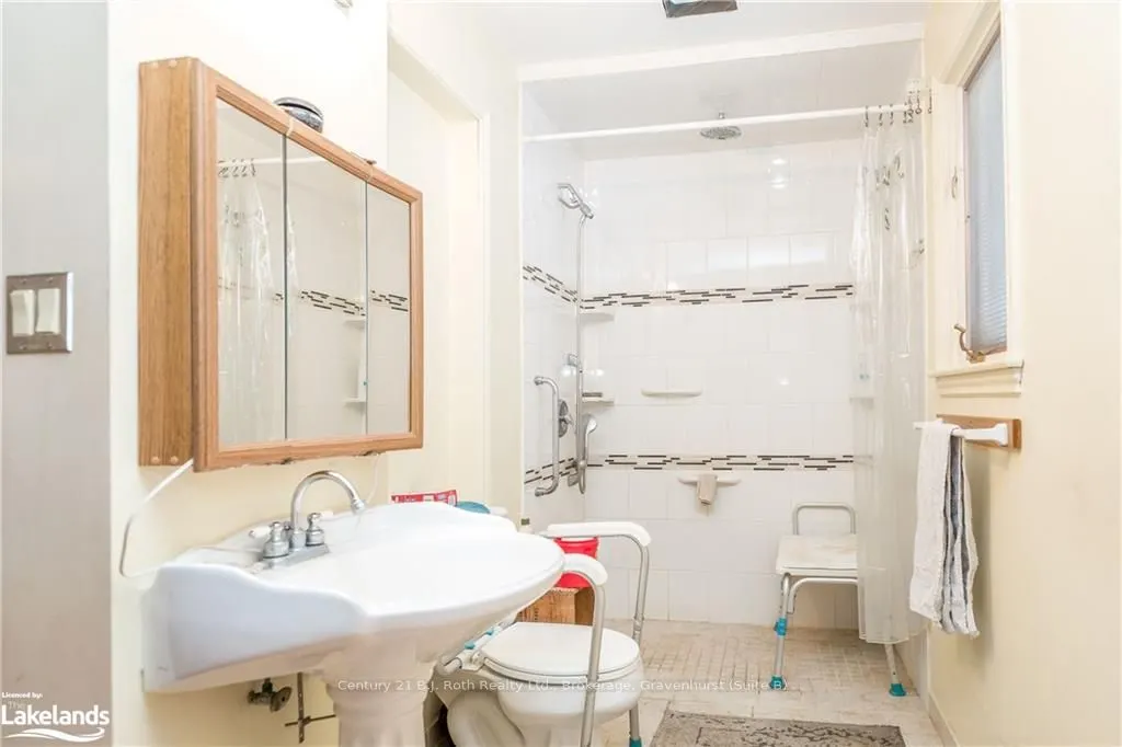 2695 OLD BARRIE Rd E