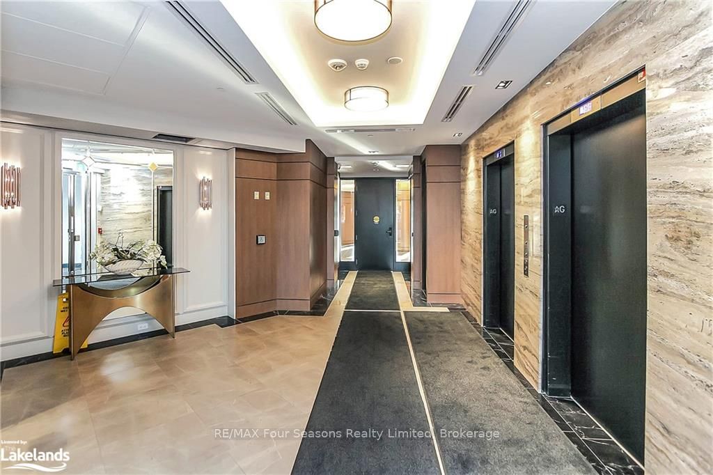 1 HUME St, #402