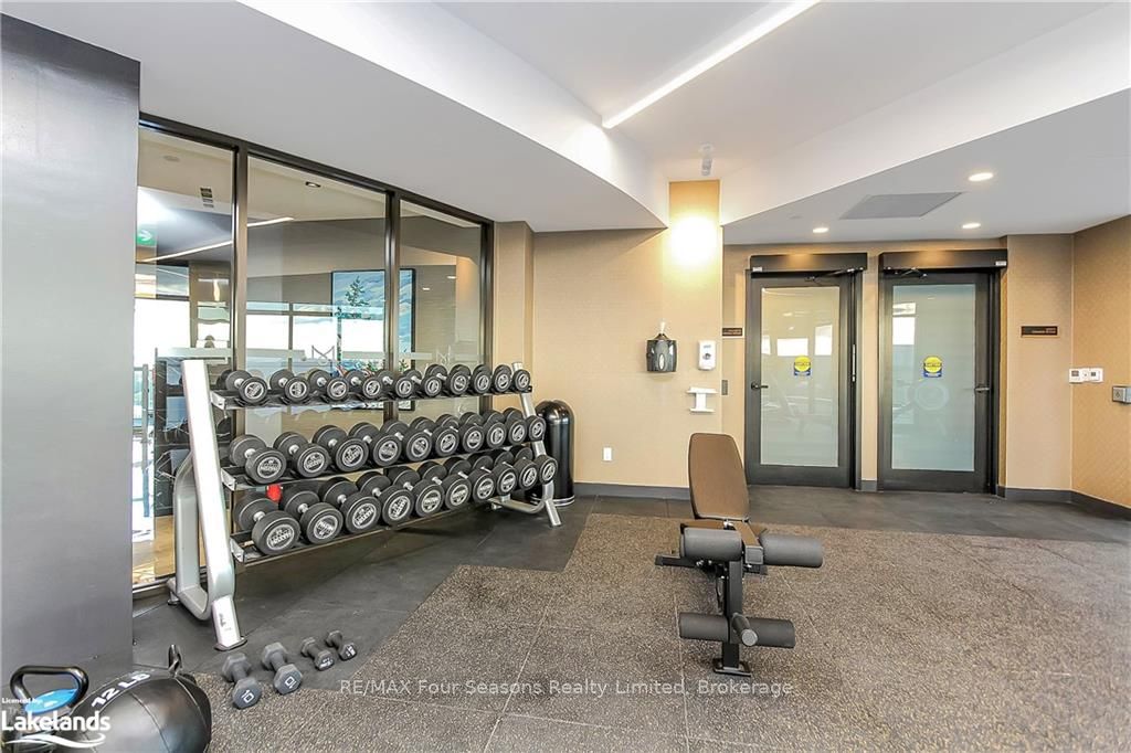 1 HUME St, #402
