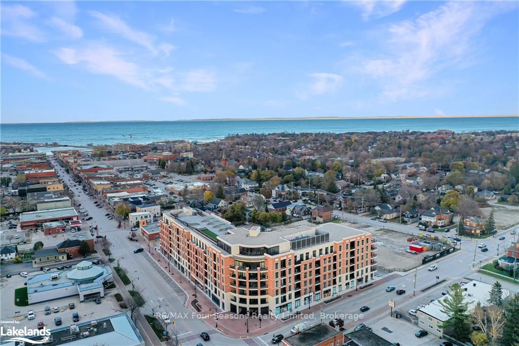 1 HUME St, #402