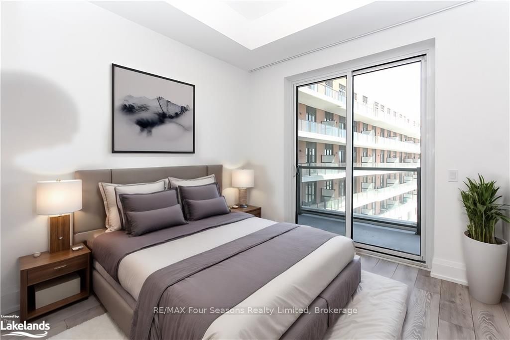 1 HUME St, #402