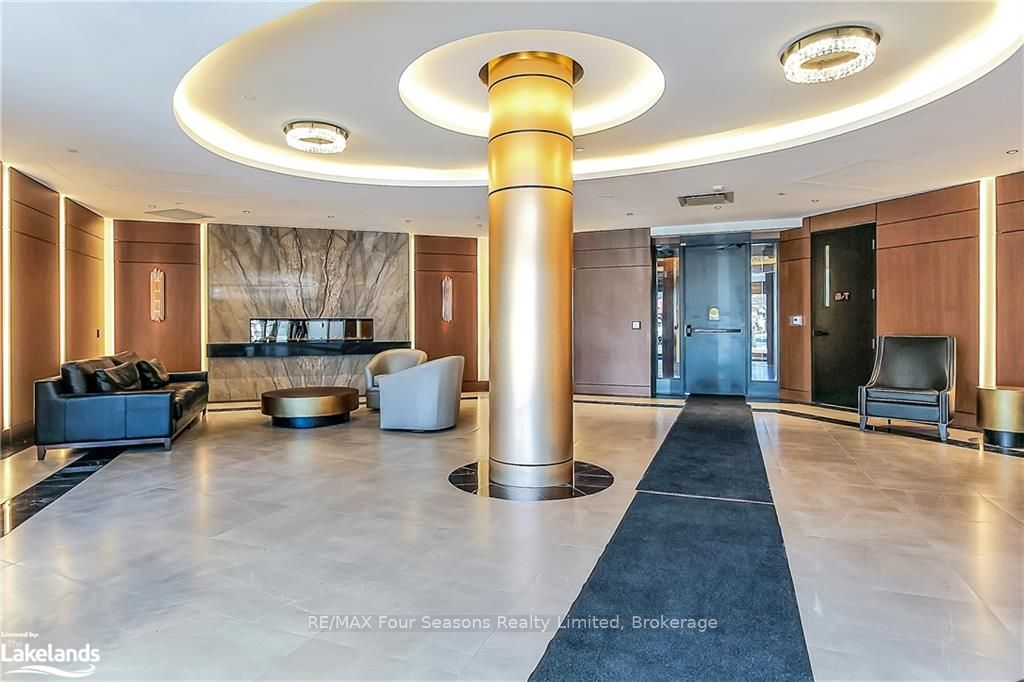 1 HUME St, #402