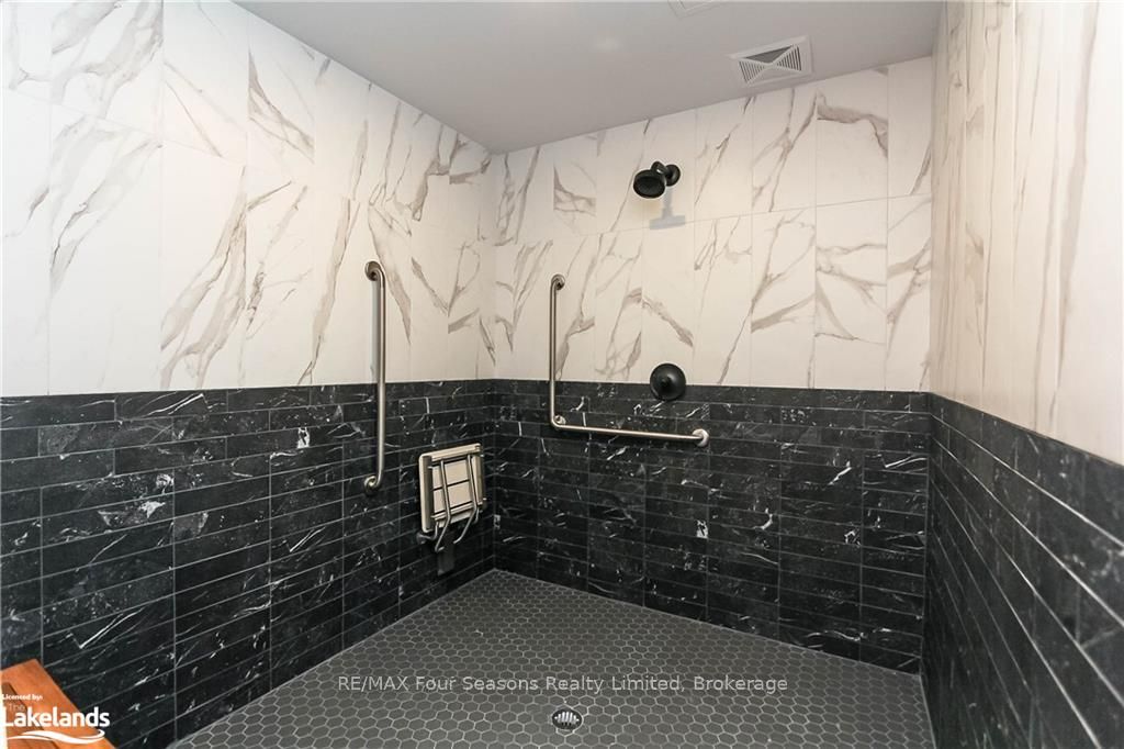 1 HUME St, #402