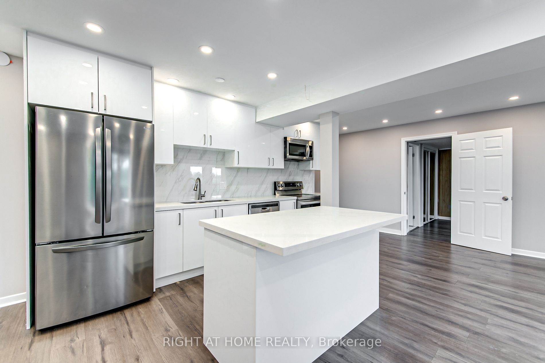 56 Megan Cres