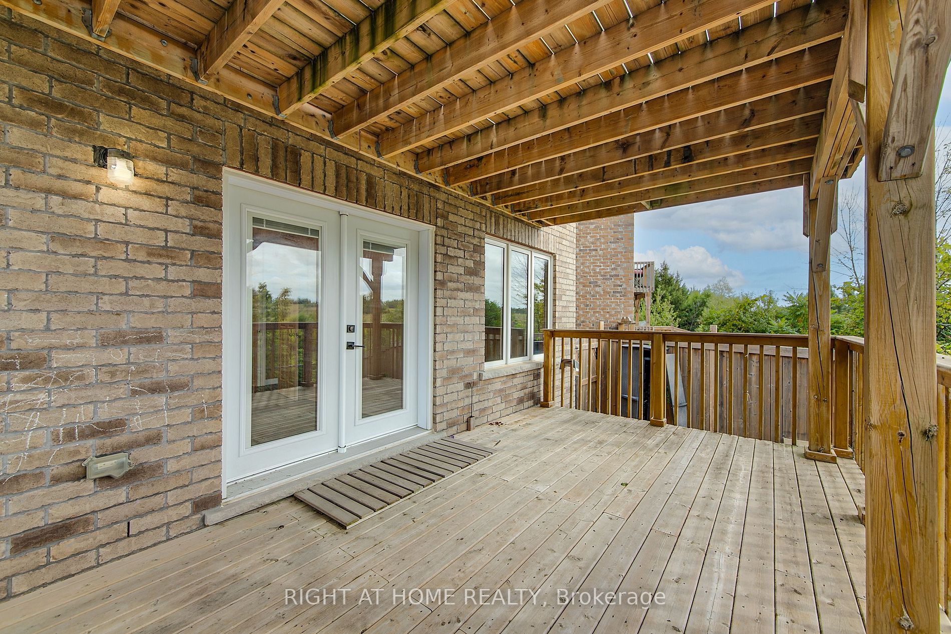 56 Megan Cres