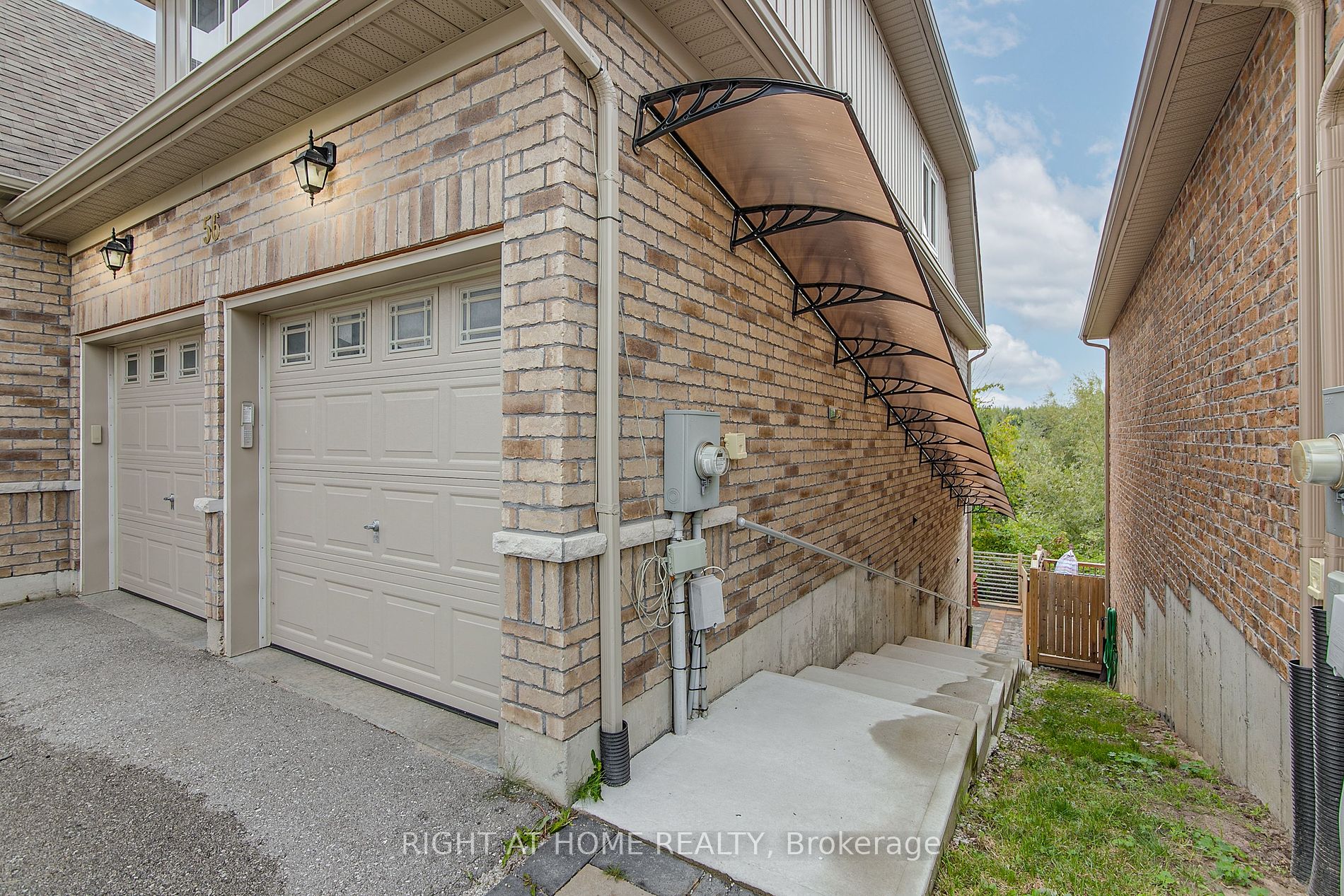 56 Megan Cres