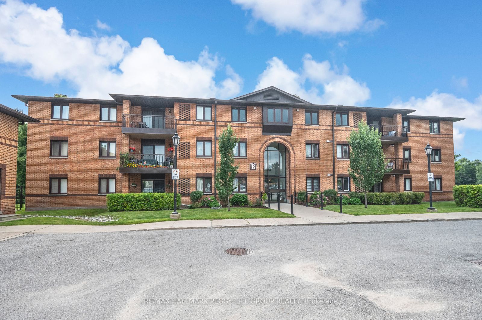 10 Coulter St, #212